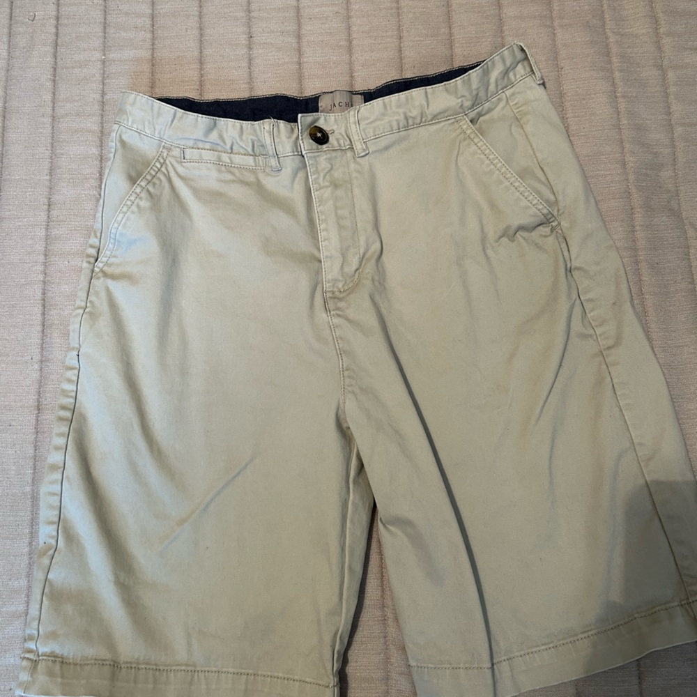 Jach’s khaki shorts. Size 32